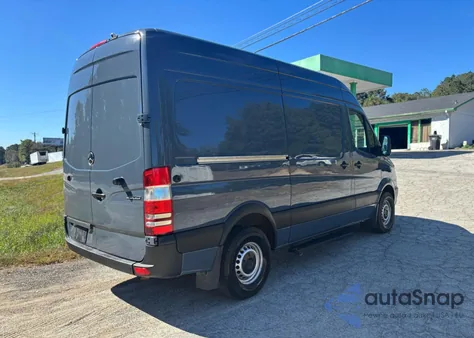 2018 Mercedes-Benz Sprinter 2500 из США, поврежденный, VIN WD3PE7CD8JP647868